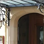Western Premier Trocadero La Tour Hotel