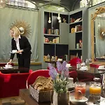 Hotel Western Premier Trocadero La Tour 4*