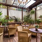 Western Premier Trocadero La Tour 4*