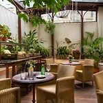 Western Premier Trocadero La Tour Hotel