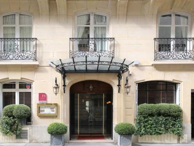 Western Premier Trocadero La Tour 4*