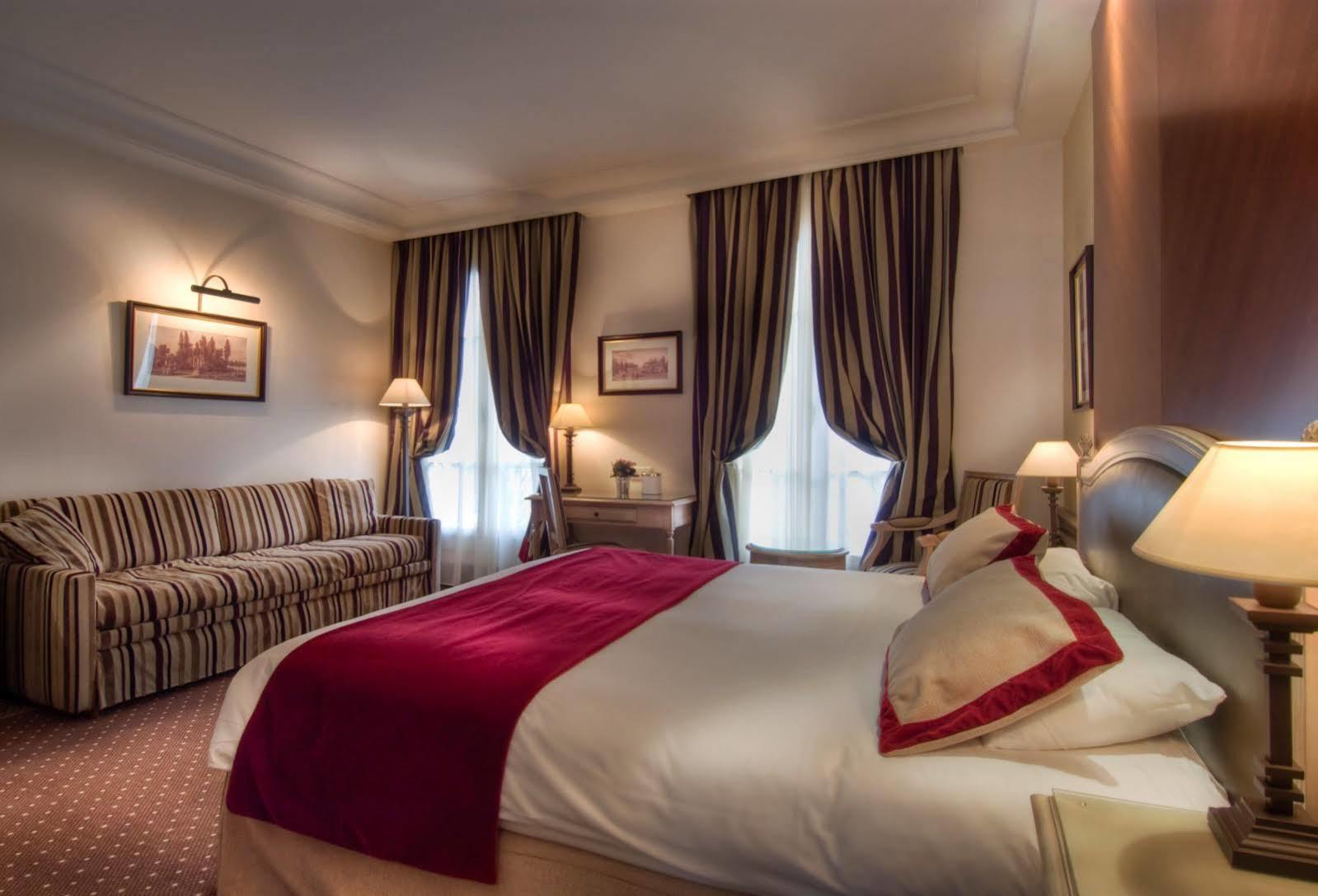 Hotel Western Premier Trocadero La Tour 4*