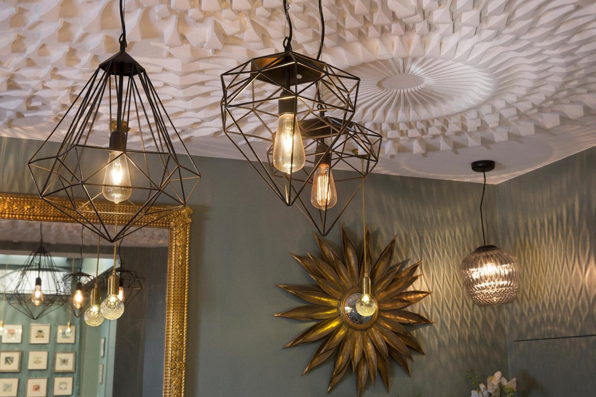 Western Premier Trocadero La Tour