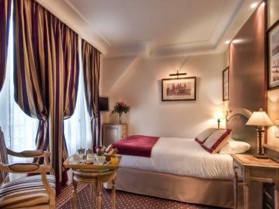 Western Premier Trocadero La Tour