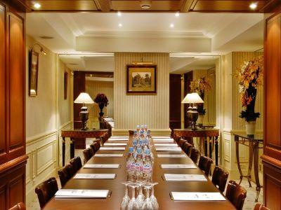 Western Premier Trocadero La Tour Hotel